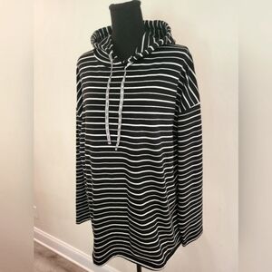 St. John's Bay Black‎ and White Striped Hoodie (Size XL)